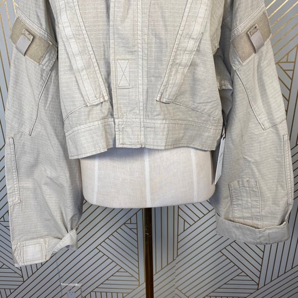 RE/DONE Cropped Cotton Cargo Jacket In Neutral - Picture 5 of 8